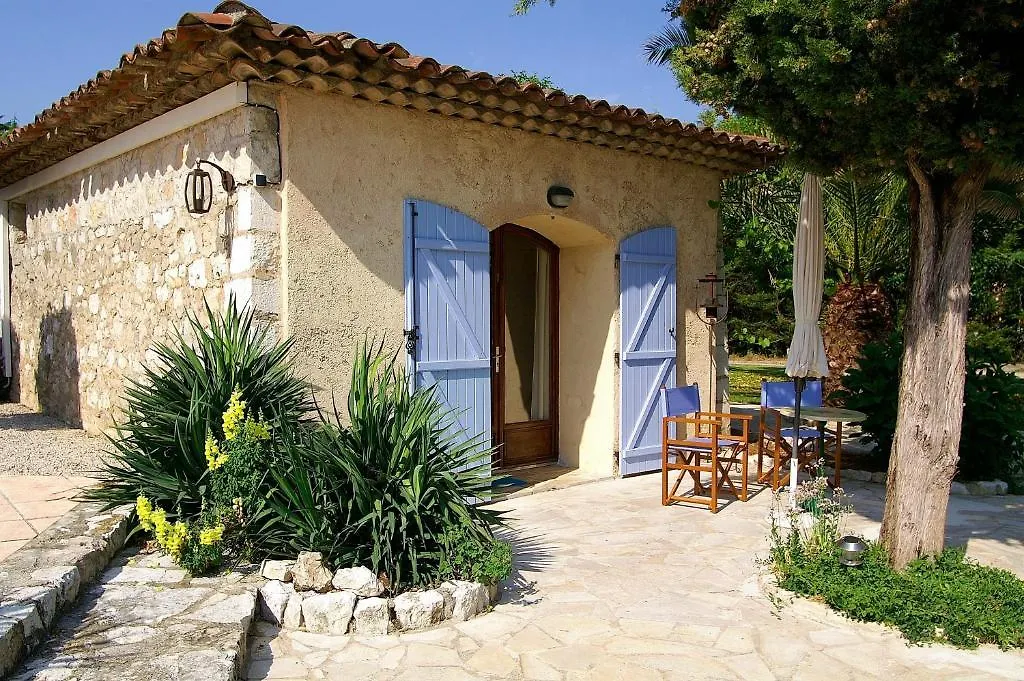 Bed and Breakfast Le Mas Shabanou Roquefort Les Pins Bed & Breakfast