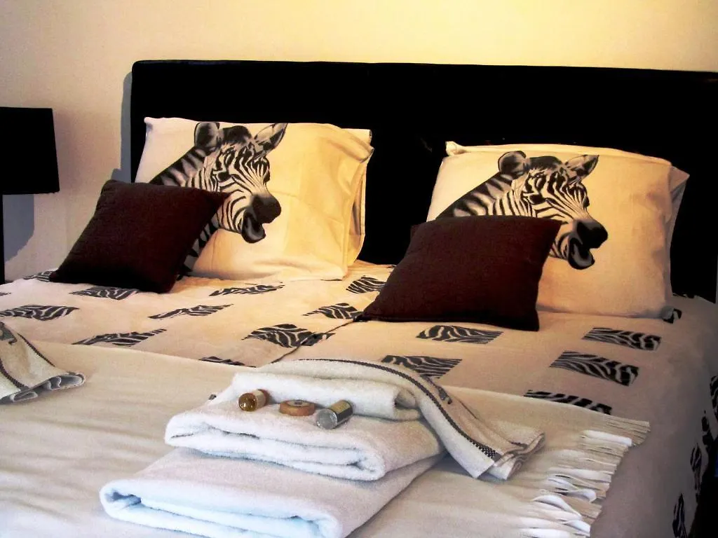 Bed and Breakfast Le Mas Shabanou Roquefort Les Pins 3*,