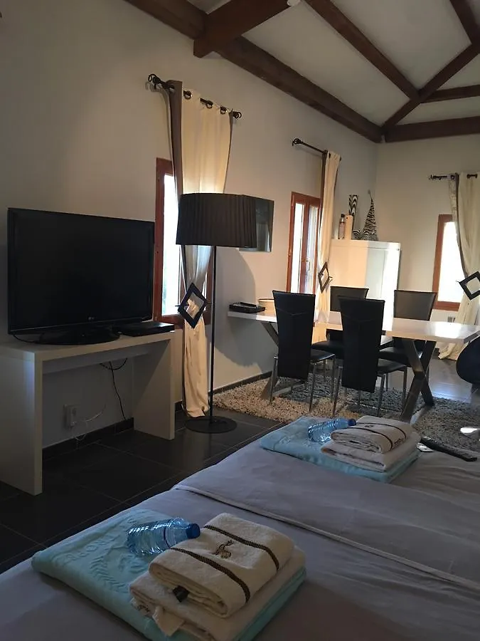 Bed & Breakfast Bed and Breakfast Le Mas Shabanou Roquefort Les Pins