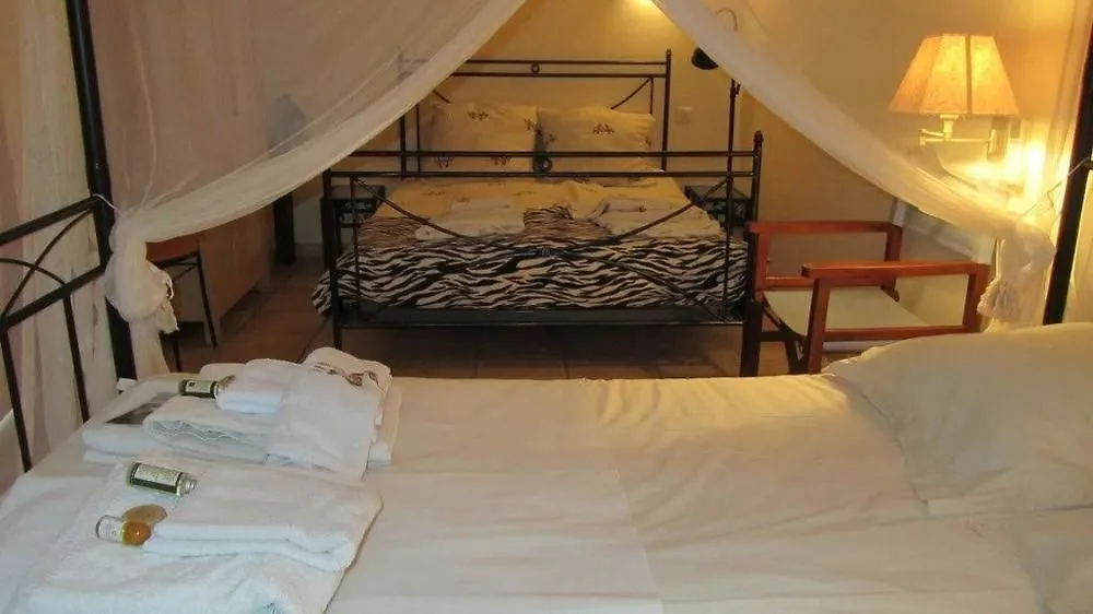 Bed and Breakfast Le Mas Shabanou Roquefort Les Pins 3*,